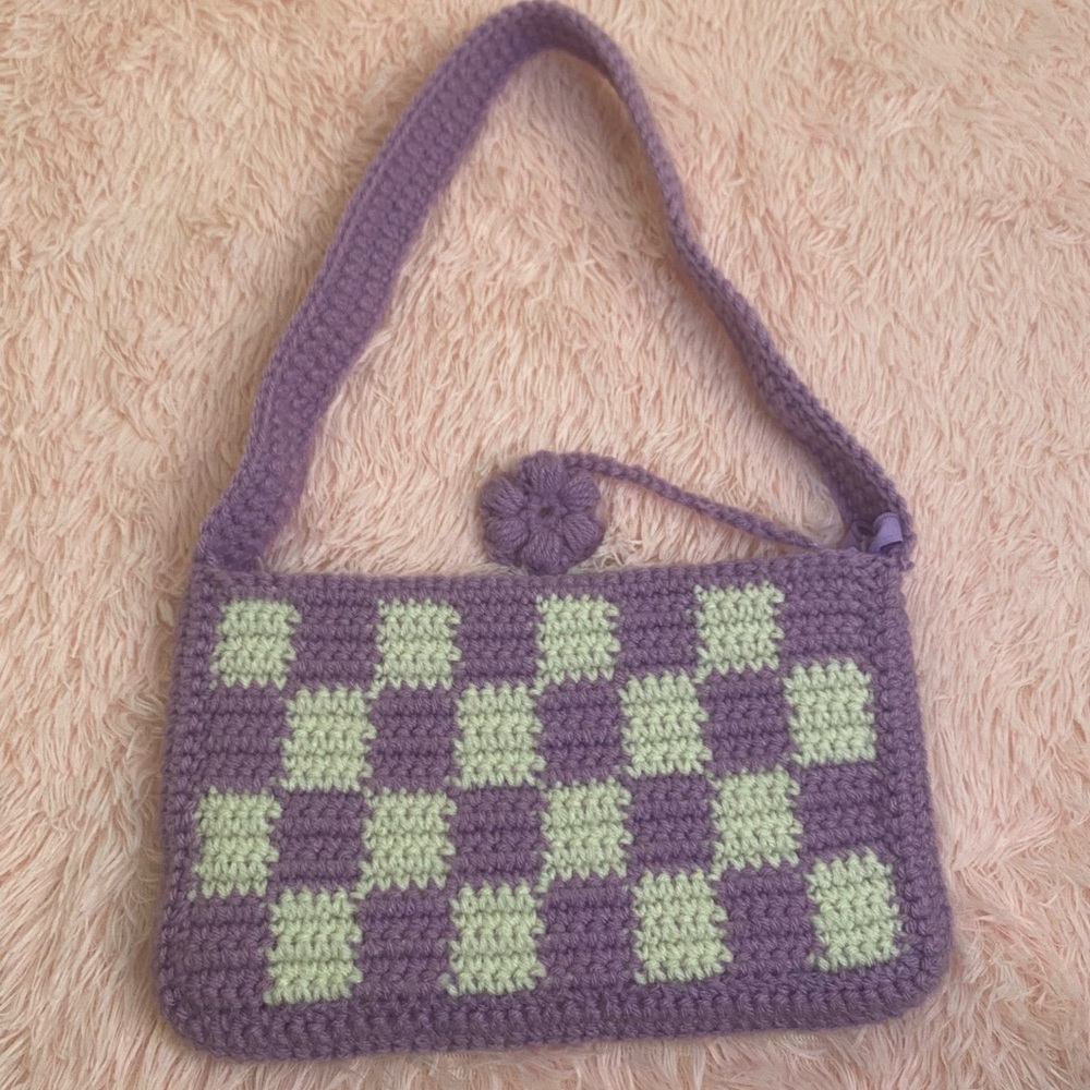 Crochet shoulder bag beige and purple